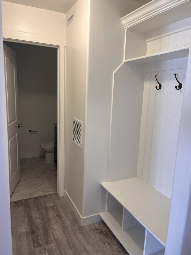 Building Photo - 1156 S 800 W
