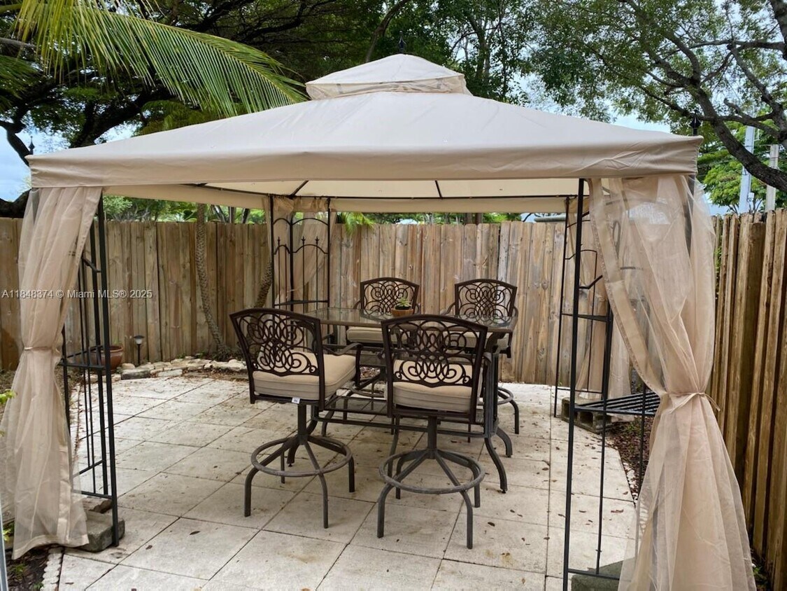 Primary Photo - 14379 SW 120th Ct