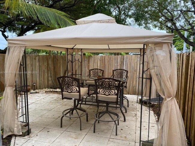 Foto del edificio - 14379 SW 120th Ct