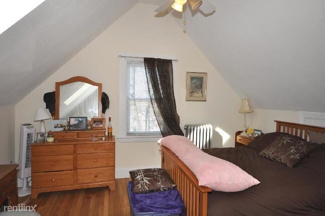 Building Photo - 4 br, 2 bath  - 26 Winship St