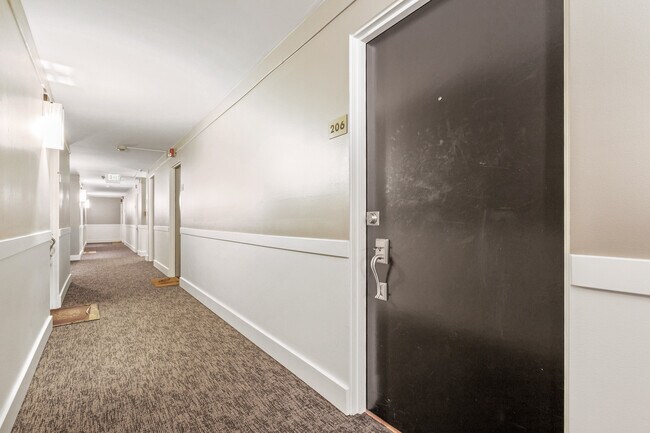 Building Photo - 1707 Boylston Ave