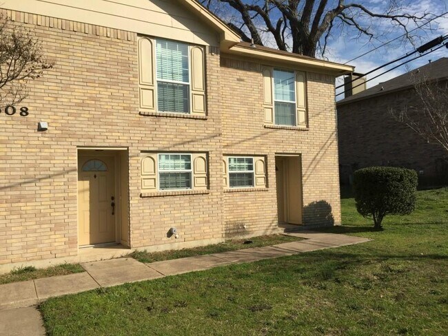 Building Photo - 7508 Chapin Rd