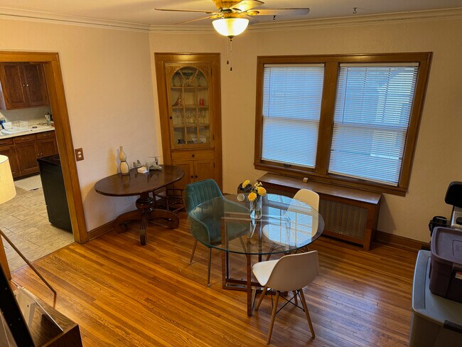 Foto del edificio - 4542 Chowen Ave S