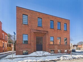 Building Photo - 1122 Green St