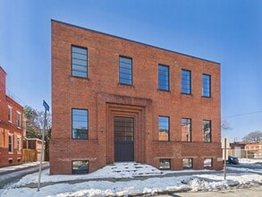 Building Photo - 1122 Green St