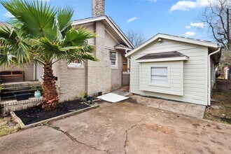 Building Photo - 2216 Truxillo St