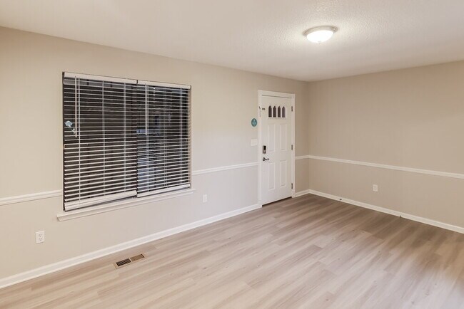 Foto del edificio - 5808 Christon Cir