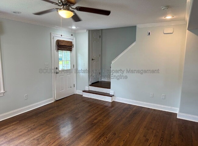 Building Photo - 418 E 63rd Terrace