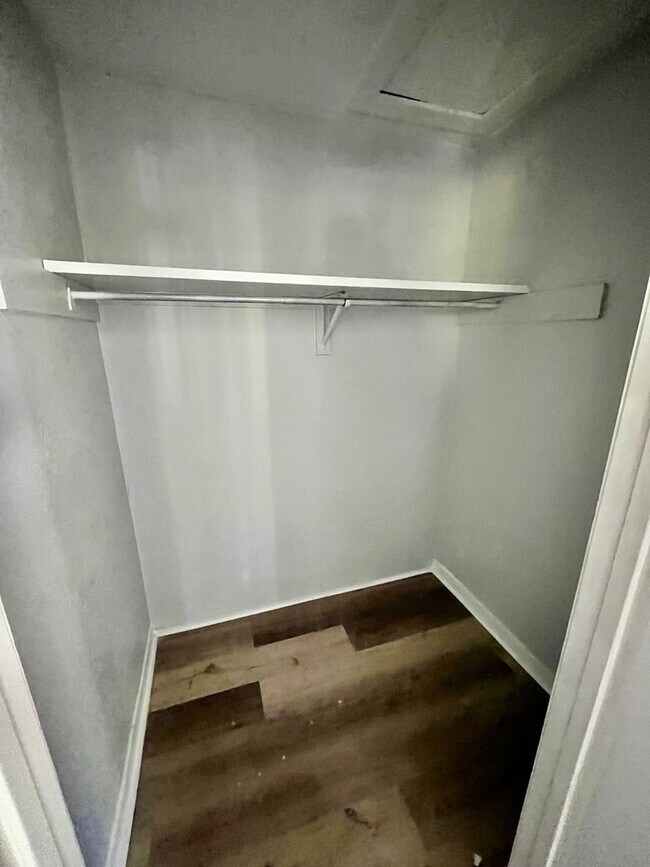 Foto del edificio - Spacious Remodeled 1BR/1BA Dade City Top Floor Apartment! NO APPLICATION FEE!