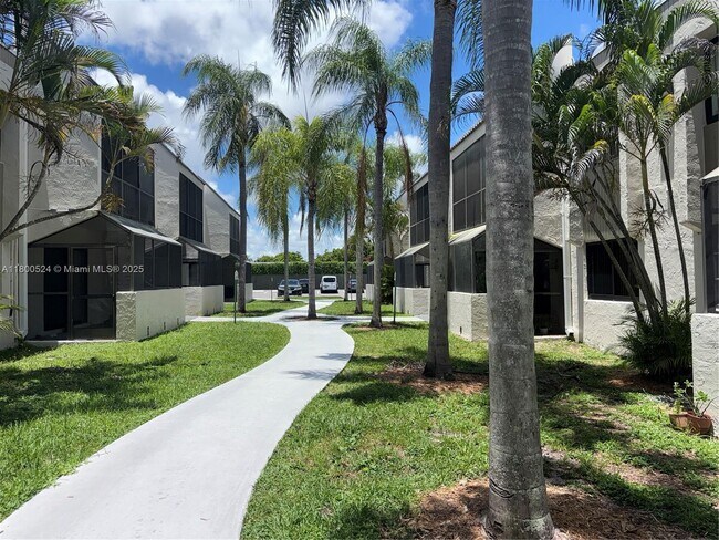Foto del edificio - 7919 SW 104th St