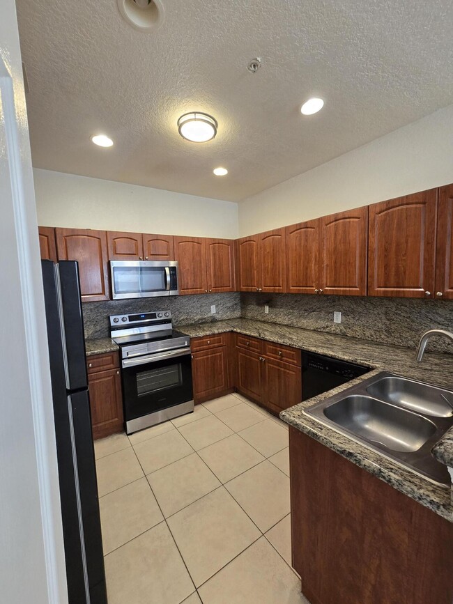 Building Photo - 1113 Shoma Dr