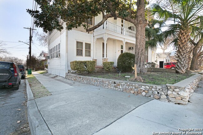 Foto del edificio - 822 E Carson St