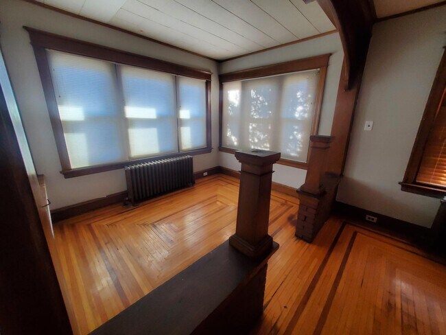 Foto del edificio - 2871 E High St