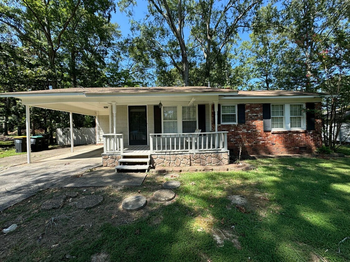 Primary Photo - 2/2 Charming House in Garden Lakes $1,296