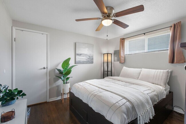 Building Photo - Charming Fully Furnished 1 Bedroom + Offic...