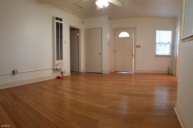 Foto del edificio - 1 br, 1 bath House - 11715 SE Petrovitsky Rd