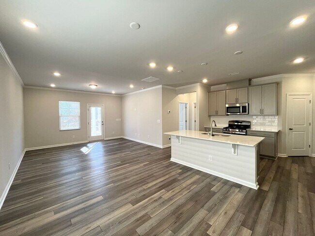 Building Photo - Stunning 4BD, 3BA Durham Home within Close Proximity to RDU Airport, Brier Creek, and Downtown Du...