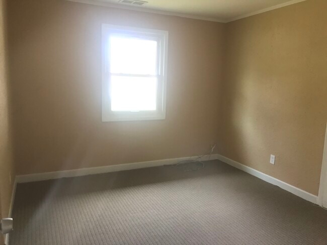 Bedroom 1 - 2708 Lasalle St
