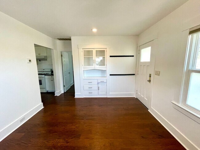 Foto del edificio - 2 bedroom Cottage in Walnut Creek