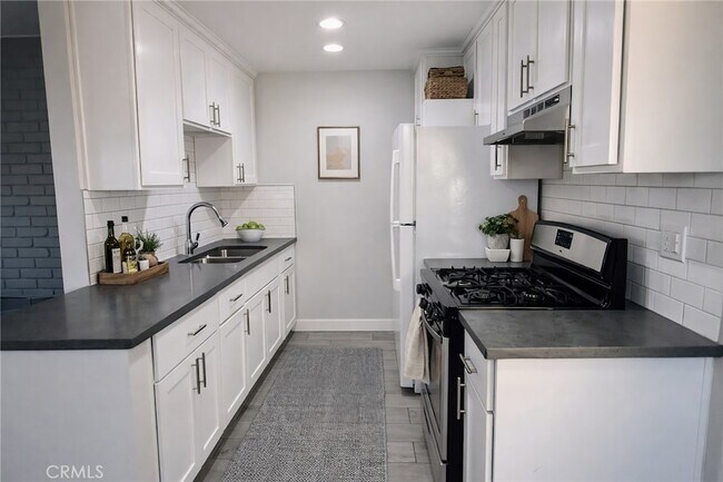 Foto del edificio - 17132 Emerald Ln