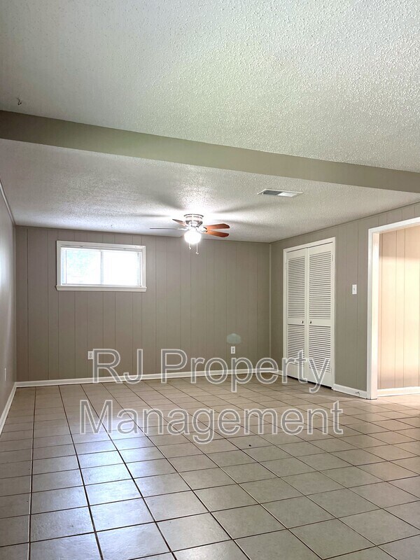 Building Photo - 3617 Voltaire Ave