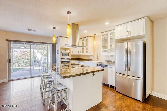 Foto del edificio - 8640 E Wilshire Dr