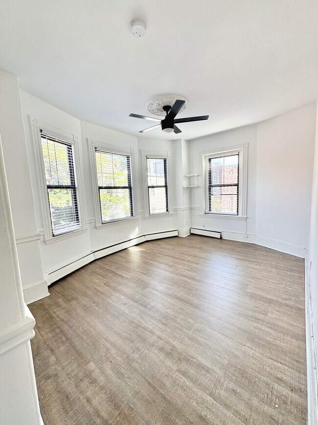 Building Photo - 1510 Tremont St