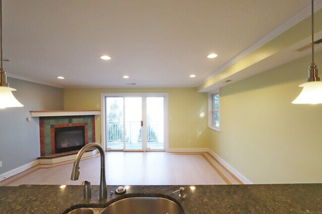 Building Photo - 764 Quinnipiac Ave