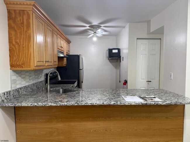 Foto del edificio - 751 Summer Ave