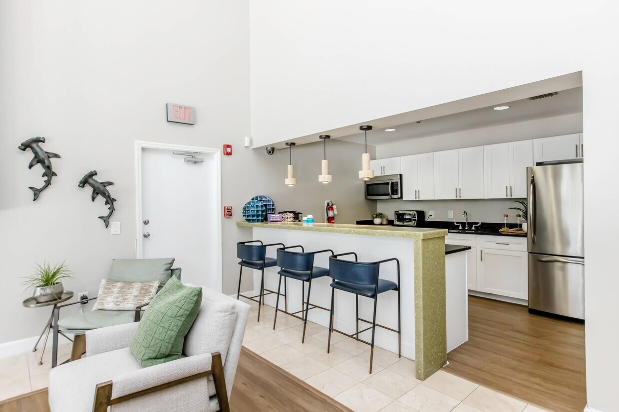 Solana Vista Apartments - 5801 Fishermans Dr Bradenton, FL 34209 |  Apartments.com