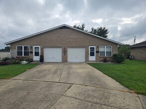 Building Photo - 1335 Seneca Dr
