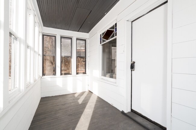 Building Photo - 2209 Blake Ave