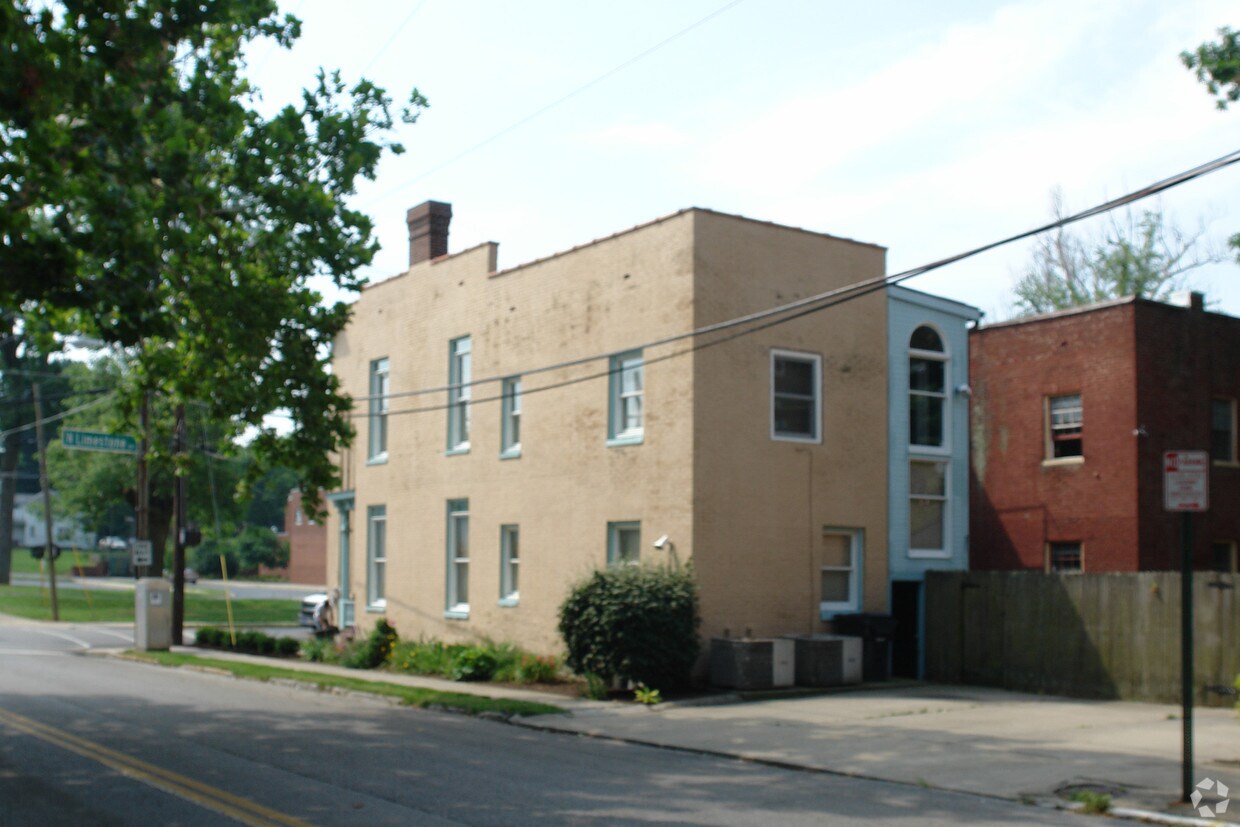 Building Photo - 371 N Limestone