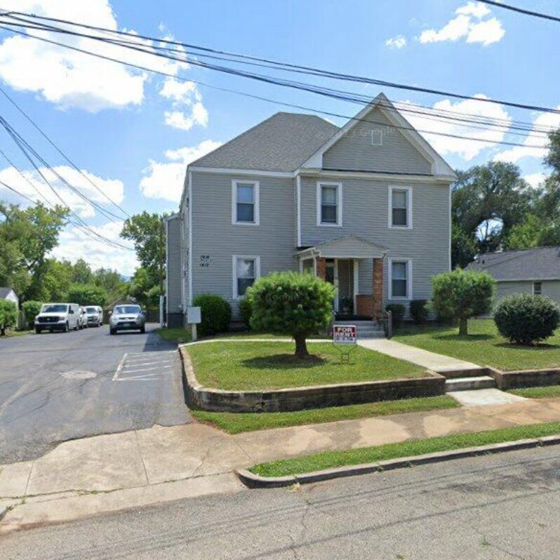 Foto principal - 1412 Moorman Ave NW