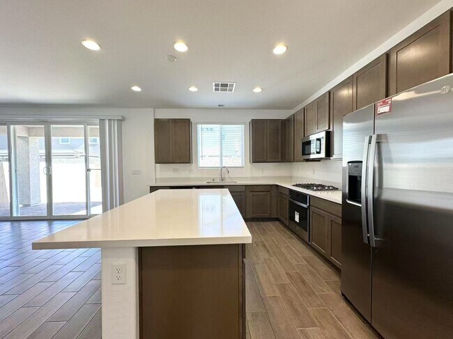 Foto del edificio - Brand New Richmond American Designer Home