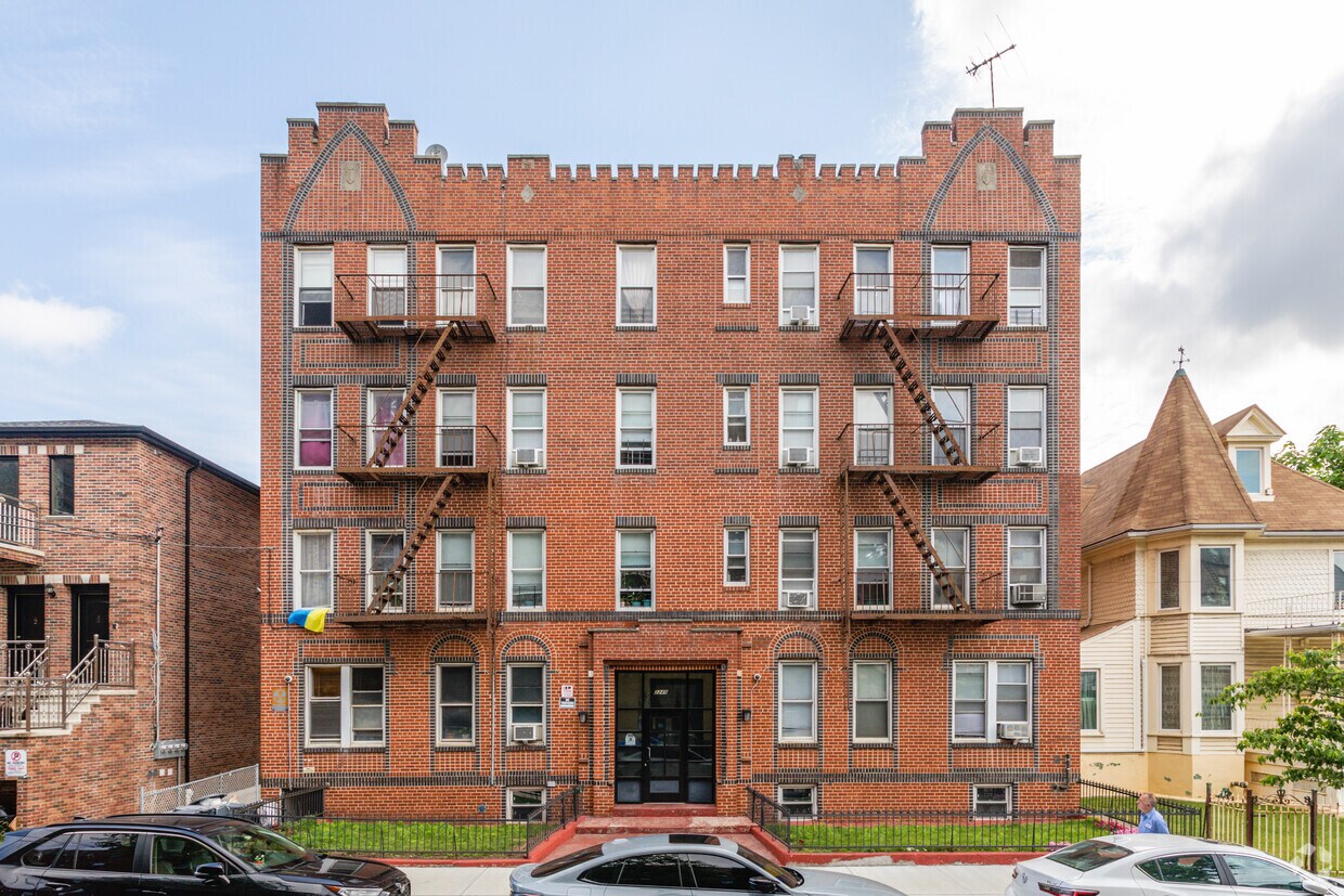 Building Photo - 2249 83rd St