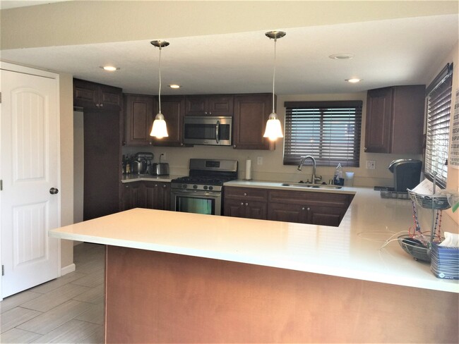 Building Photo - Beautiful and Updated Home Close to the Be...