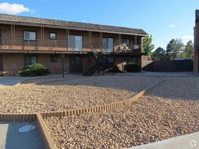 Building Photo - 75 Park Ln