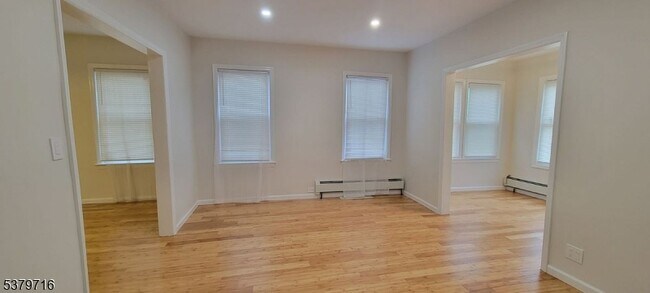 Foto del edificio - 403 Abington Ave