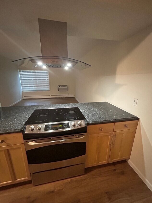 Kitchen - 2707 Valmont Rd