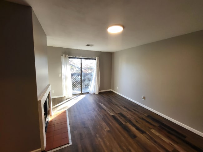 Foto del edificio - 1325 N Meridian Ave