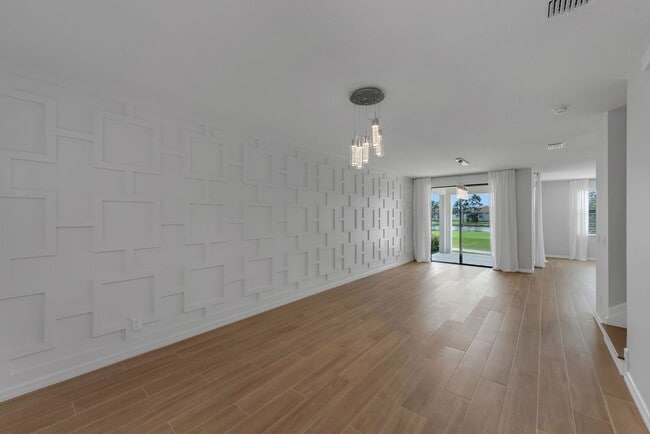 Building Photo - AVAILABLE NOW - Beautiful Home in Bonita F...