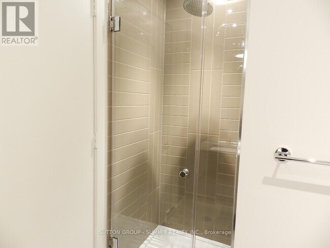 Photo du bâtiment - 448 Burnhamthorpe Rd W