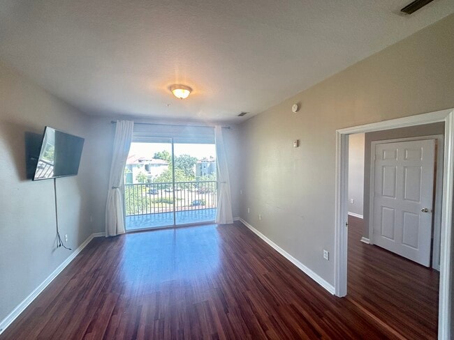 Building Photo - 7990 Baymeadows Rd E