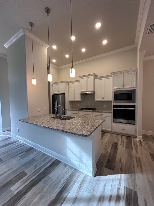 Foto del edificio - 203 W Mickey Mantle Path