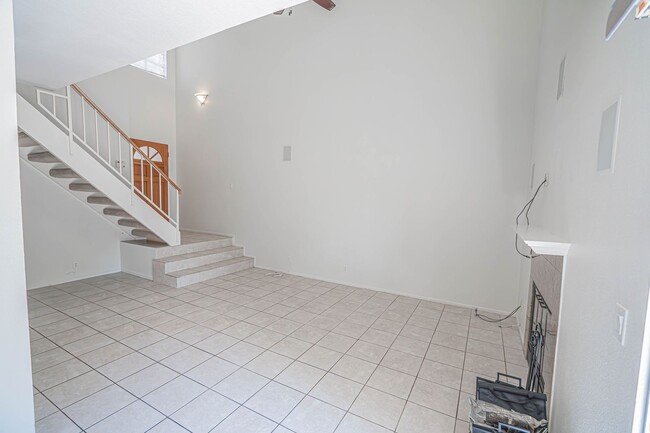 Building Photo - Mountain View Courtyards 3 Bedroom for Ren...