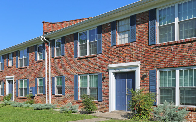 Building Photo - Chamberlain Oaks