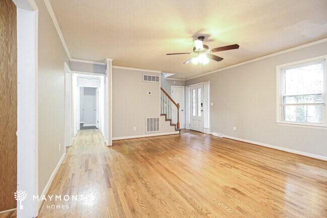 Foto del edificio - 402 Roosevelt Dr