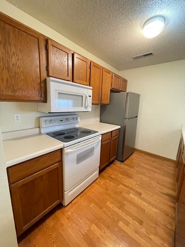 Photo - 457 N Front St Apartment