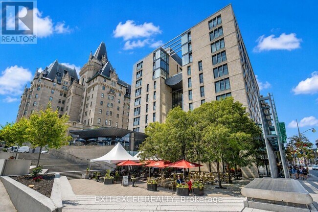 Photo du bâtiment - 700 Sussex Dr